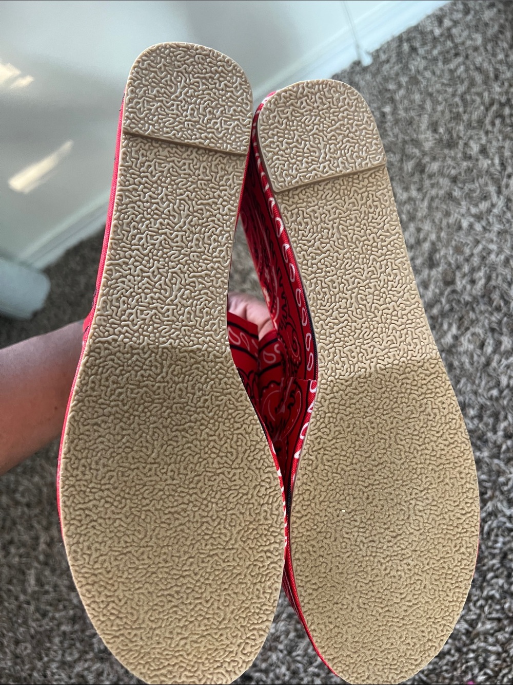 🆕 Red Paisley Platform Slide Sandals - Women - Picture 3 of 4